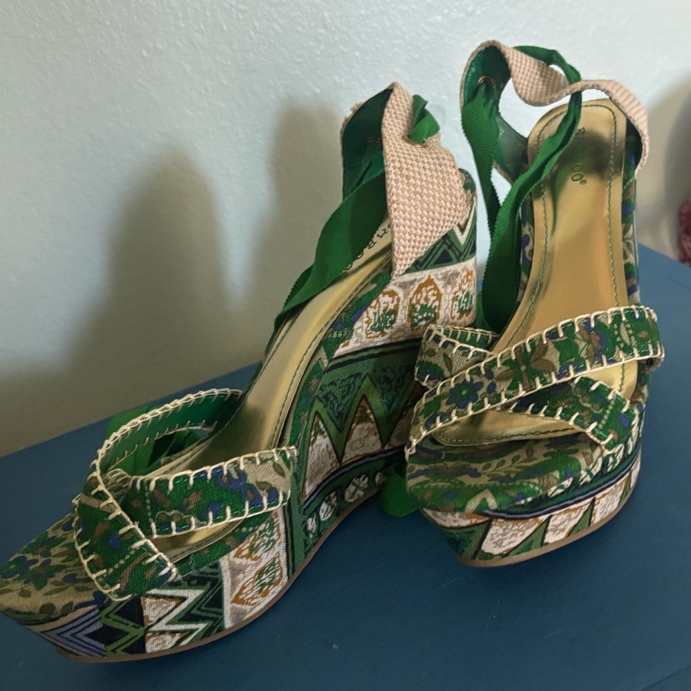 BAMBOO Green Patterned Wedge Heels